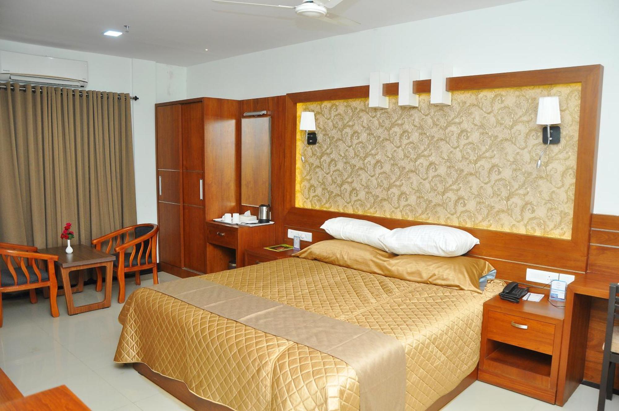Kallada Mamatha Motels Kunnamkulam Экстерьер фото